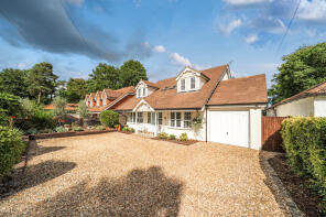 12, The Drive, Welwyn AL6 0TR