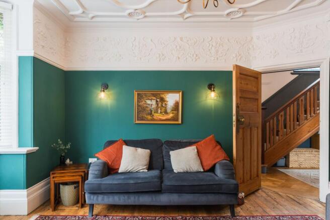 6 bed Detached for sale Image 8