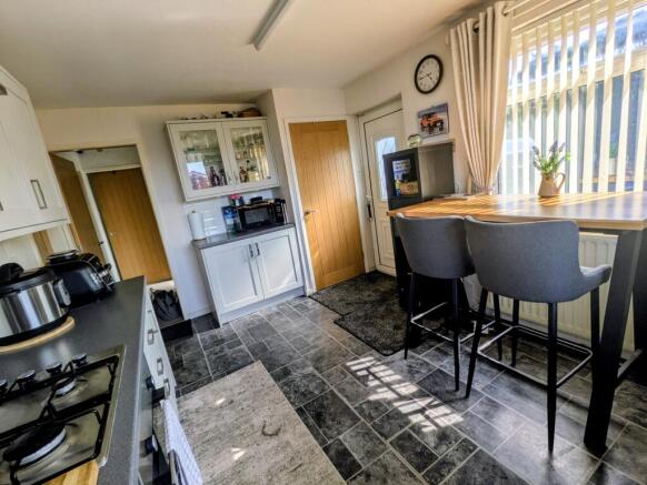 2 bed Bungalow for sale Image 8