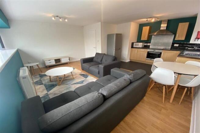 2 bed Apartment to rent Image 6