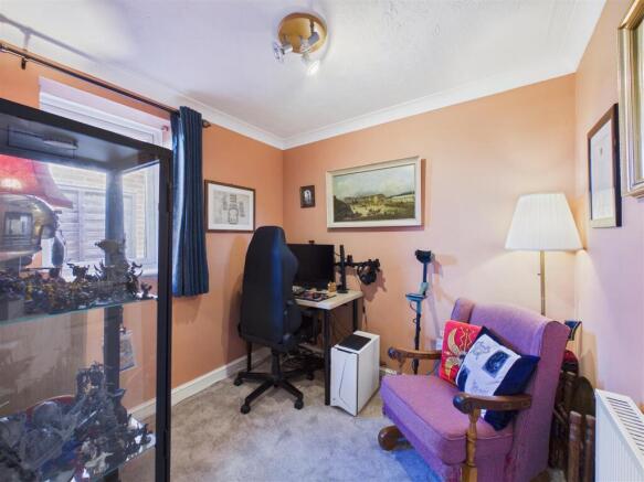 4 bed Detached for sale Image 7