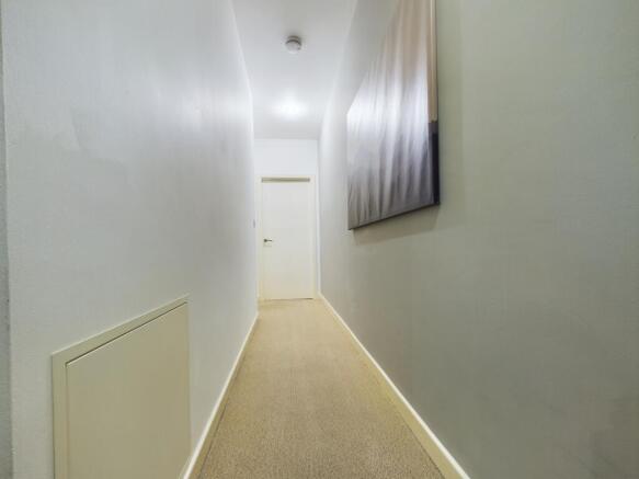 2 bed Apartment to rent Image 11