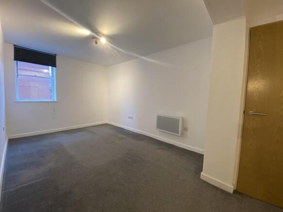 2 bed Apartment to rent Image 6