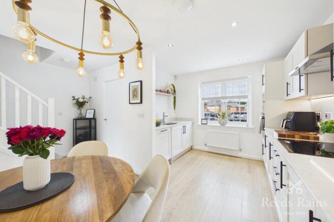 3 bed Semi-Detached for sale Image 4