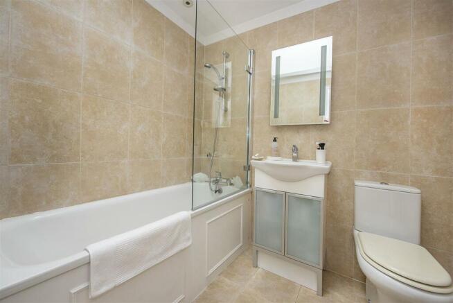 4-giggs-hill-court-20a-giggs-hill-road-0013.jpg