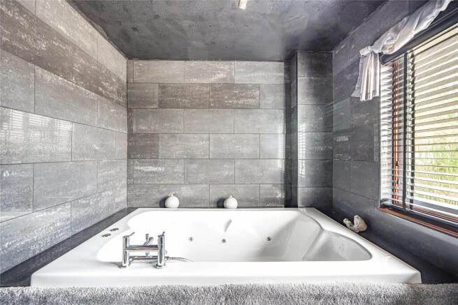 En Suite Bathroom