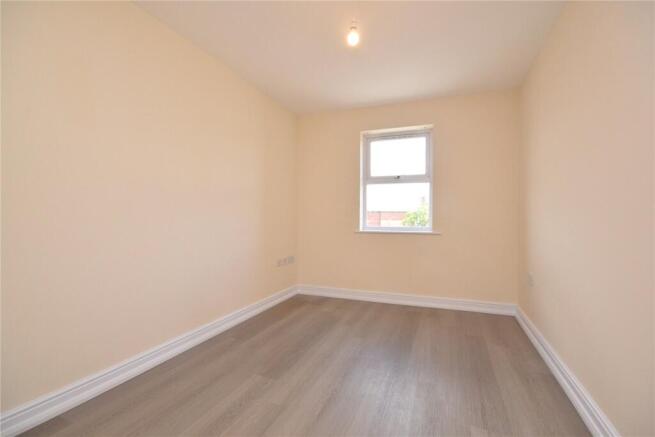 1 bed Apartment to rent Image 5