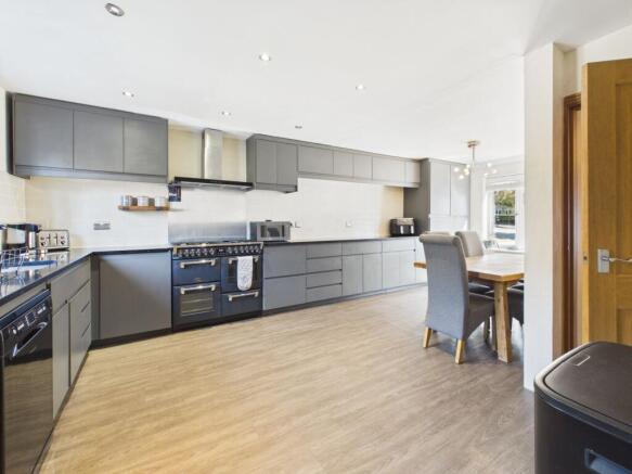 Kitchen/Dining Room