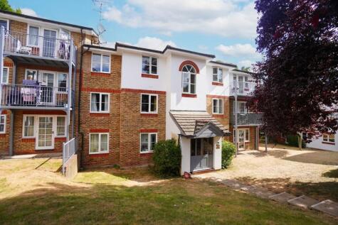 Queen Alexandra Road, High Wycombe, HP11