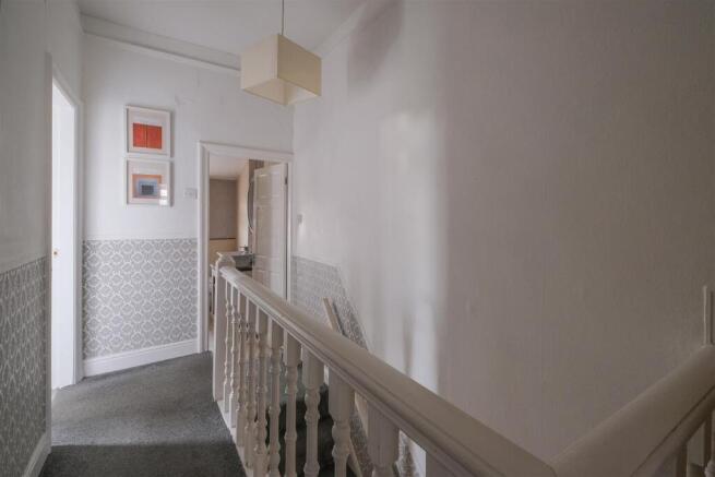3 bed Terraced for sale Image 12