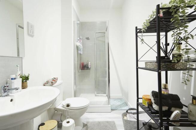 1 bed Apartment for sale Image 12