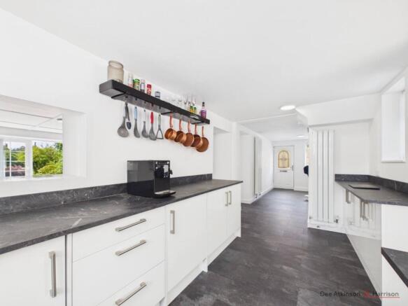 4 bed Detached for sale Image 7