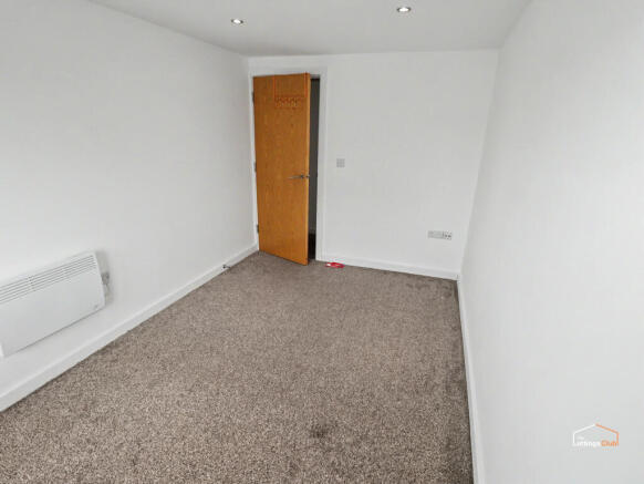 2 bed Apartment to rent Image 9