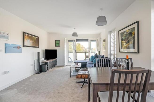 Apt 6 Foxglove House-7_lo.jpg