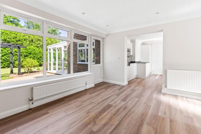 Clive Way, Crawley, RH10 photo 4
