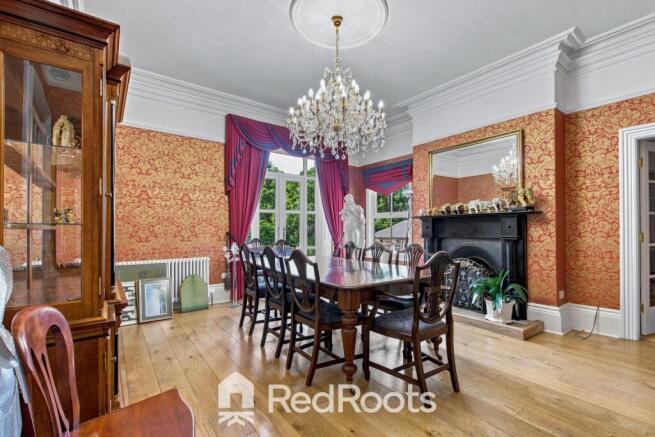 6 bed Semi-Detached for sale Image 5