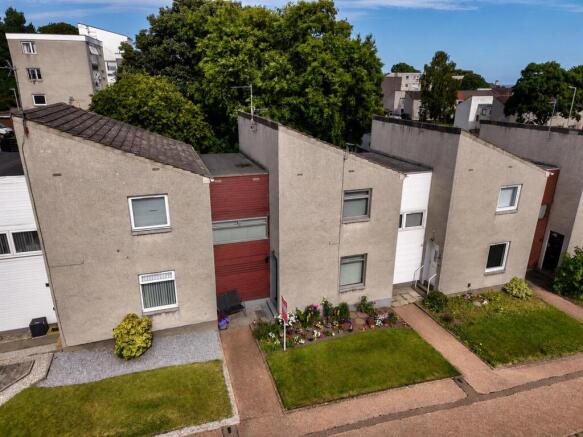 5 Craigiebarn Road Dundee-3.jpg