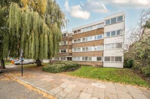 12a, Deanswood, Maidstone Road, Wood Green, London N11 2TQ