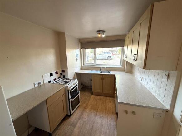 Cutthorpe Road, Chesterfield, Derbyshire, S42 photo 4