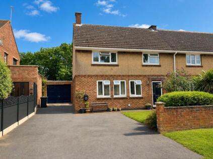 Farmclose Road, Wootton Village, Northampton NN4