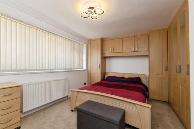 4 bed Semi-Detached for sale Image 8