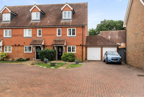 Flint Close, Horley, RH6