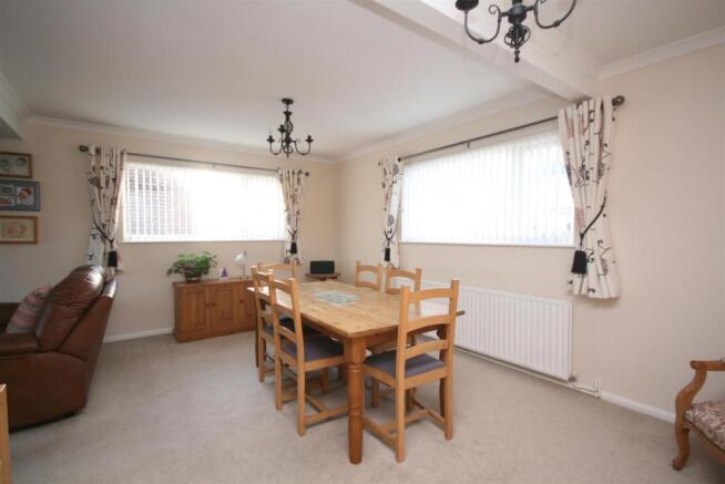 Dining Area.JPG