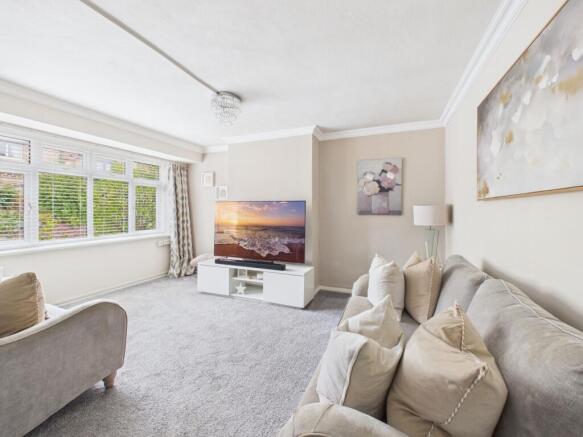 3. CAM04922G0-PR0080-STILL006