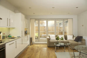 42c, Worple Road Mews, London SW19 4DB