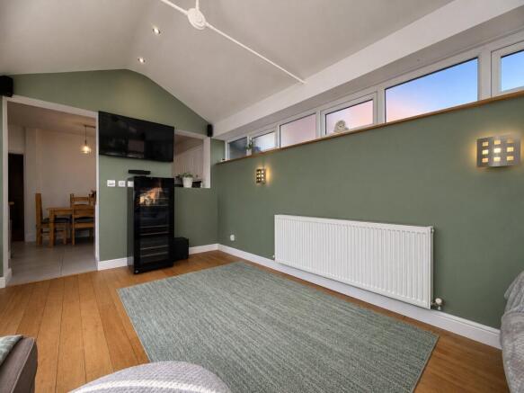 3 bed Semi-Detached for sale Image 6