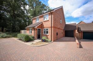 14, Merrifield Lane, Burgess Hill RH15 0FS