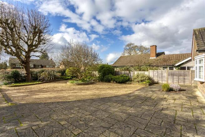 bungalow-burdon-lane-cheam-sutton-106.jpg