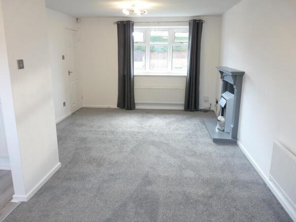 LIVING/DINING AREA