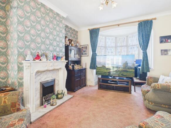 cam05459g0pr0136still028