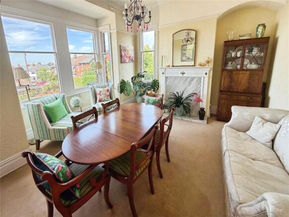 4 bed Detached for sale Image 5