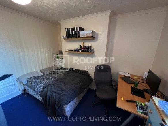 6 bed House Share to rent Image 7