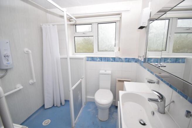 Bathroom.JPG