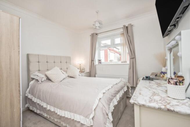 2 bed Bungalow for sale Image 8