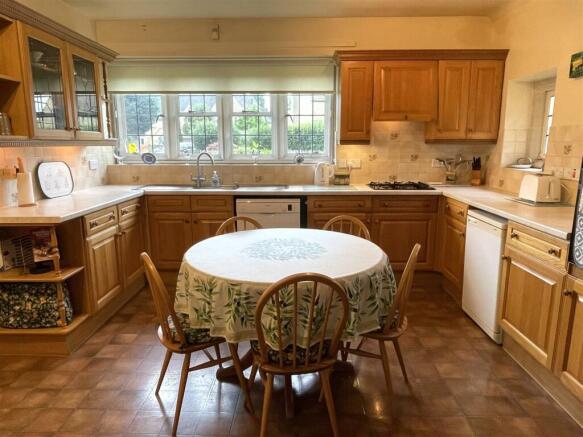 Kitchen -.JPG