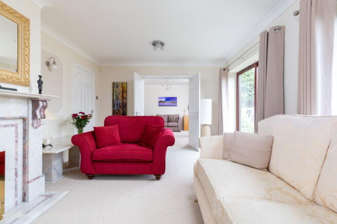 5 bed Detached for sale Image 4