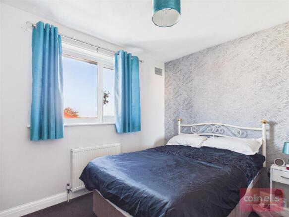 3 bed Semi-Detached for sale Image 12