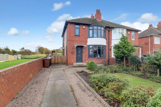 View of the front of the property 