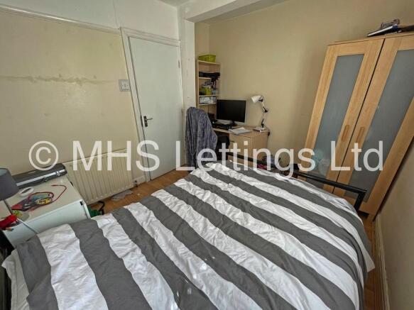 4 bed Semi-Detached to rent Image 9