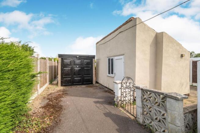 Garage/Outbuilding