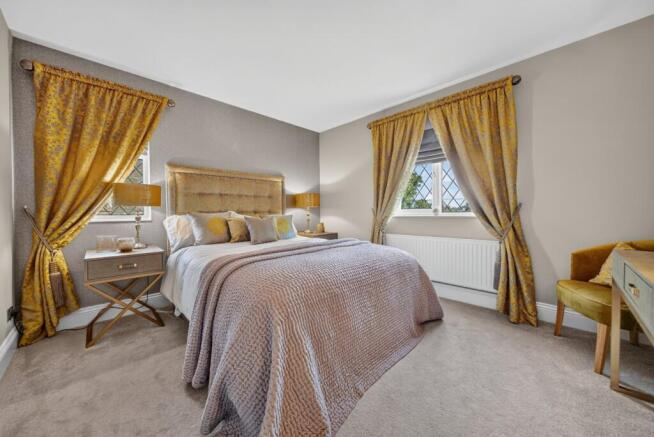 4 bed Detached for sale Image 12