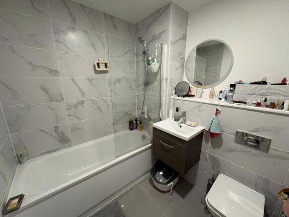 1 bed Flat to rent Image 4