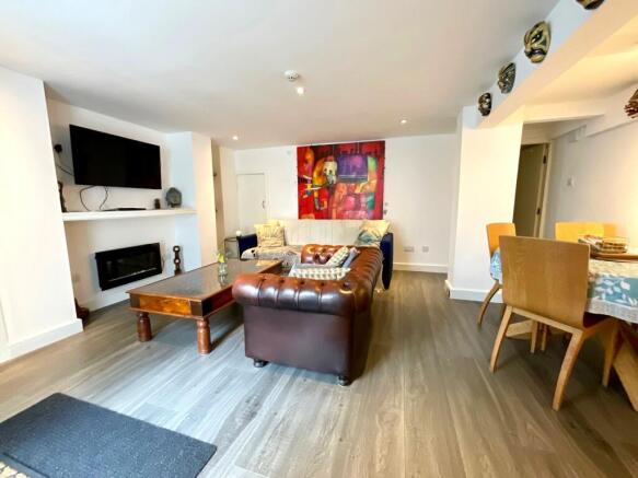 6 bed Character Property for sale Image 4