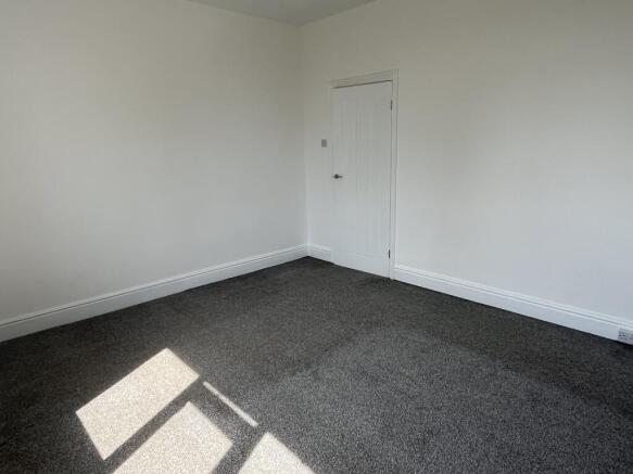 3 bed Terraced to rent Image 7
