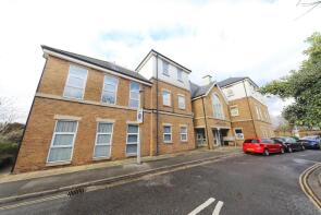 Flat 25, Duval House, Meadowlea Close, West Drayton UB7 0BX