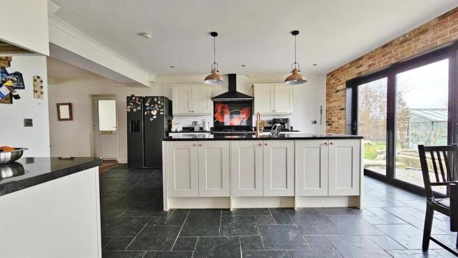 Kitchen/Breakfast Room